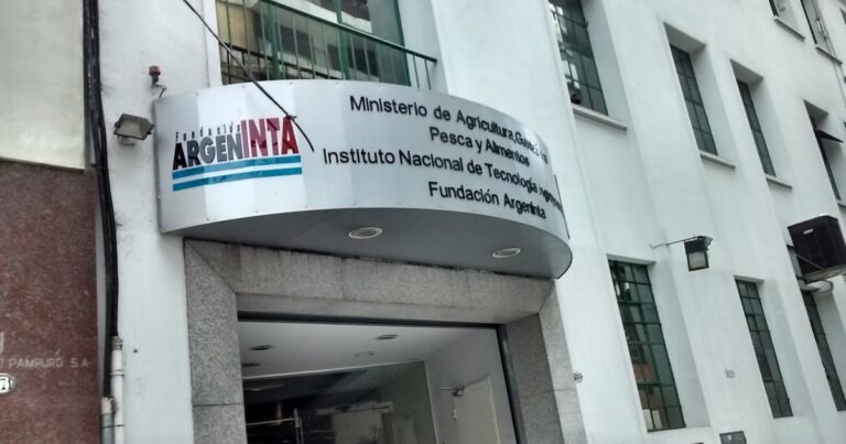 Despidos y venta de tierras e inmuebles: el llamado al Gobierno que detonó la reunión que decidía el futuro del INTA