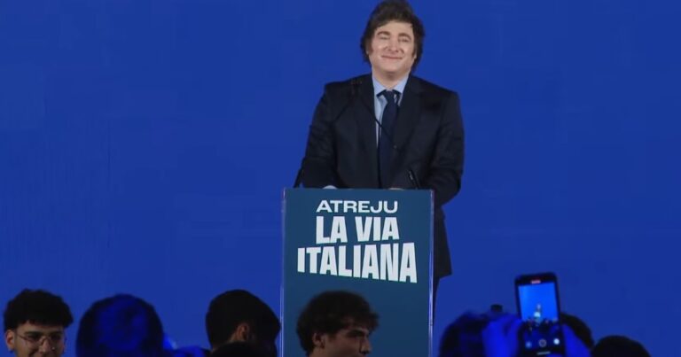 Javier Milei repasó su decálogo en Italia y, en plena polémica con Victoria Villarruel, dijo: «El que no acata la línea del partido es expulsado»