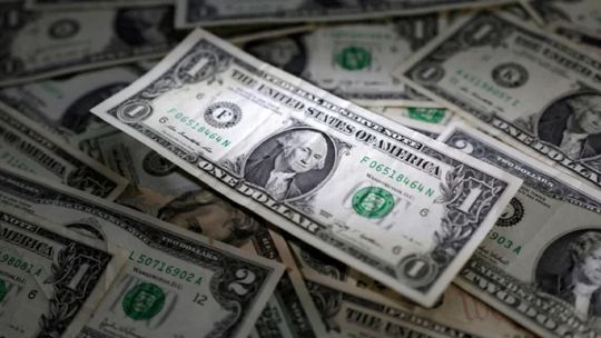 El dólar blue cerró a $1085 para la compra y $1105 para la venta