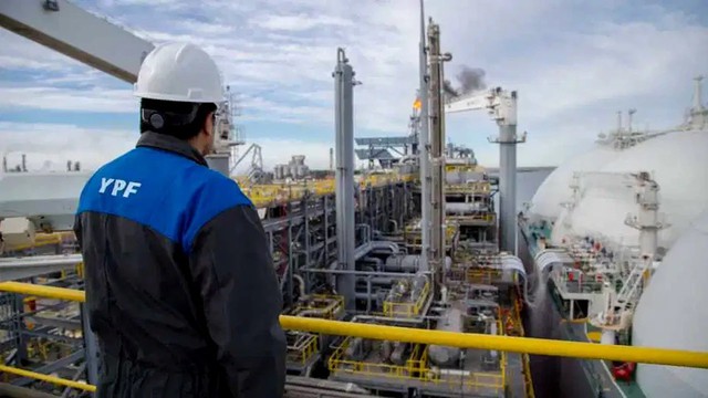 YPF selló alianza con Shell: cómo es el acuerdo multimillonario para potenciar Vaca Muerta