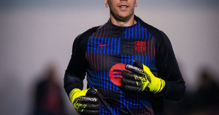 Barcelona lo sacó del retiro y en el primer partido del 2025 tuvo su debut