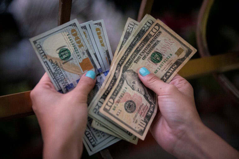 Dólar blue, dólar hoy: a cuánto cotizan el miércoles 22 de enero de 2025