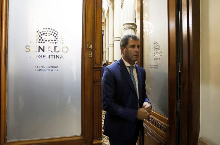 El gobierno presionó a fondo a Uñac para que no firme el dictamen contra García Mansilla