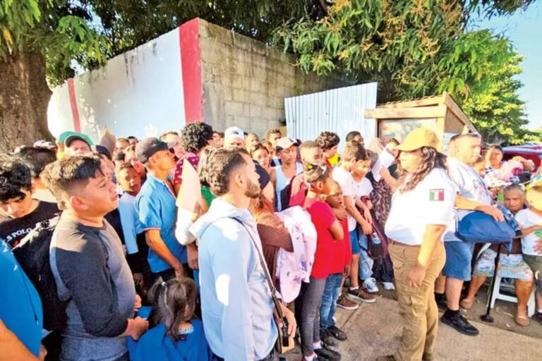 Migrantes abandonaron el sueño americano y saturaron el empleo informal en México