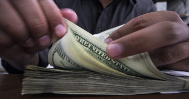 Dólar CCL hoy: a cuánto cotiza este lunes 07 de abril