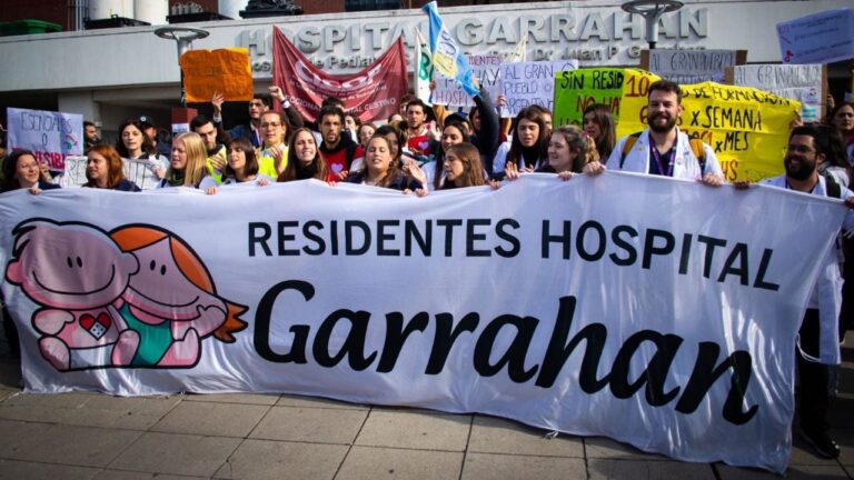 Se recrudece la situación del Garrahan y el Gobierno evalúa un plus por productividad