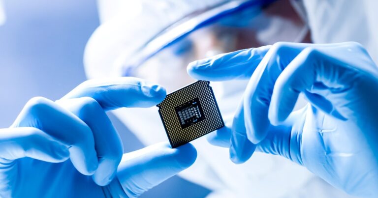 Estados Unidos vs. China: microchips, el arma secreta de una nueva guerra fría tecnológica