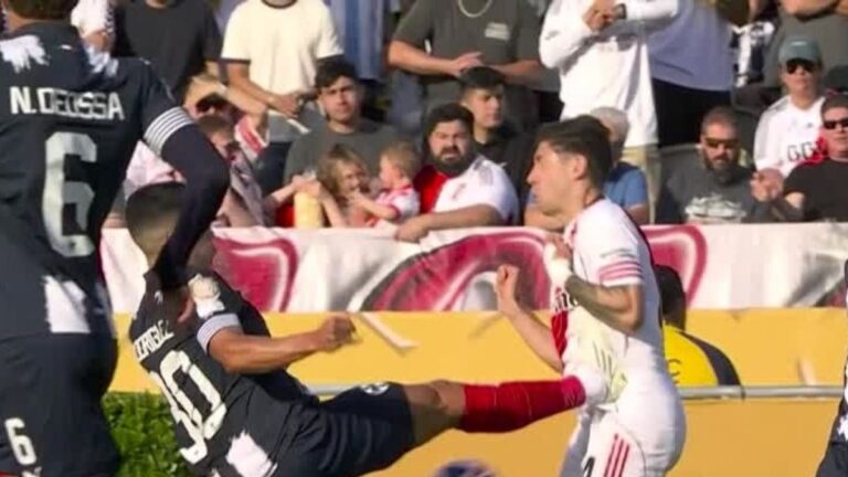 Polémica en Los Ángeles por la terrible patada a Gonzalo Montiel: era para roja?