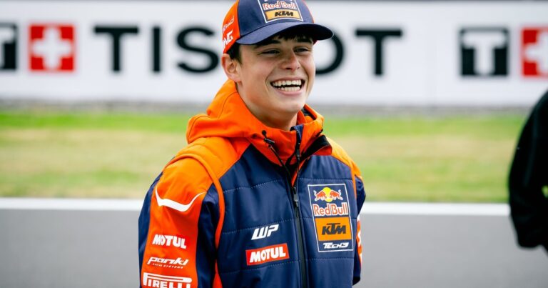 Valentín Perrone con Olé: el podio, el champagne que no pudo tomar y el sueño de ganar una carrera