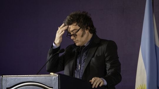 Javier Milei apuntó contra Clarín y advirtió que «no se van a quedar con Telefónica»