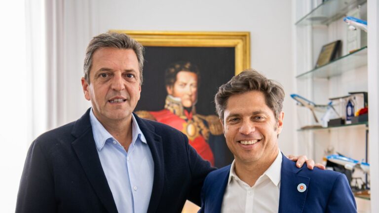 Axel Kicillof y Sergio Massa articulan unidad con intendentes y planean campaña «puerta a puerta»