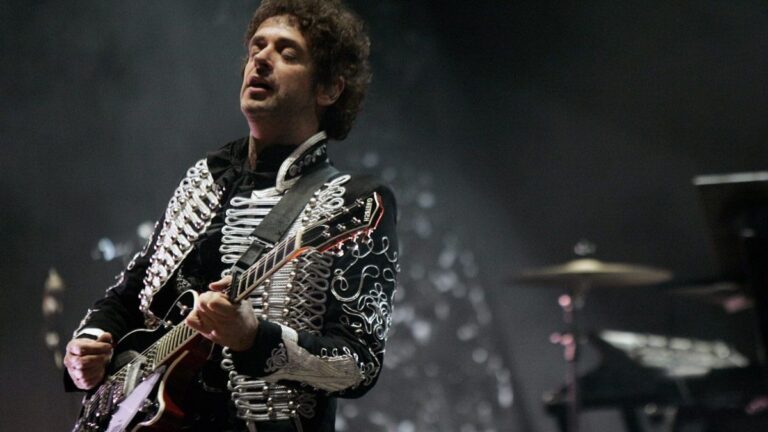 Gustavo Cerati cumpliría 66 años: perfil de un ícono de la música nacional que aún hoy sigue marcando a generaciones