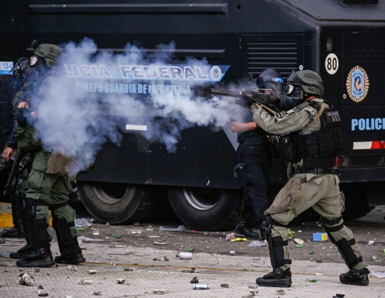 Reconstruyen cómo se hizo el disparo de la Gendarmería que impactó al fotógrafo Pablo Grillo