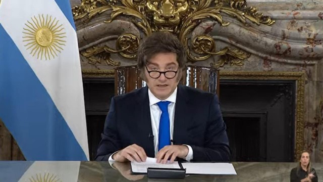 Un abogado constitucionalista cruzó a Milei por su propuesta para penalizar legisladores