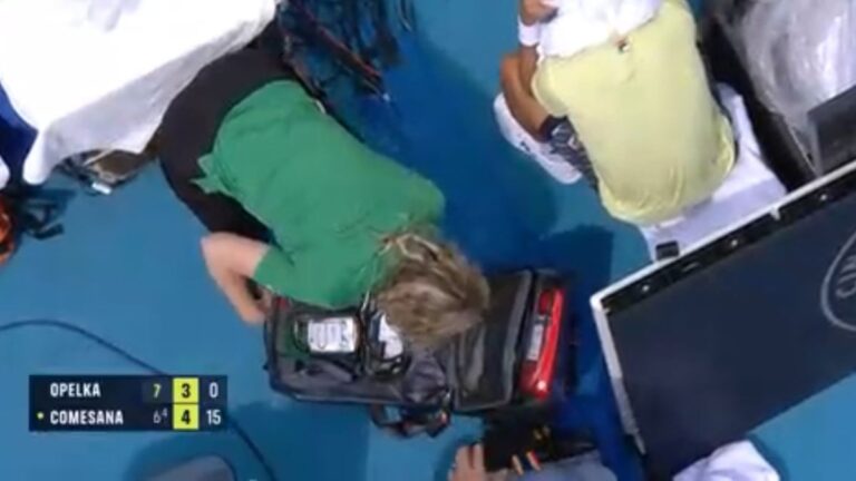 Video: Francisco Comesaña se descompuso en pleno partido y ganó el set igual en Cincinnati