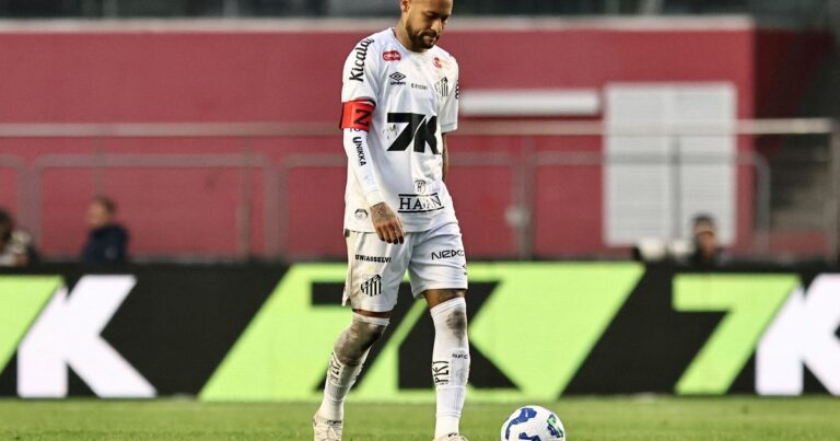 El ex entrenador de Brasil que liquidó a Neymar: «Tiene un ego mucho más grande que él mismo» y «ahora que es millonario se cree por encima de la ley»