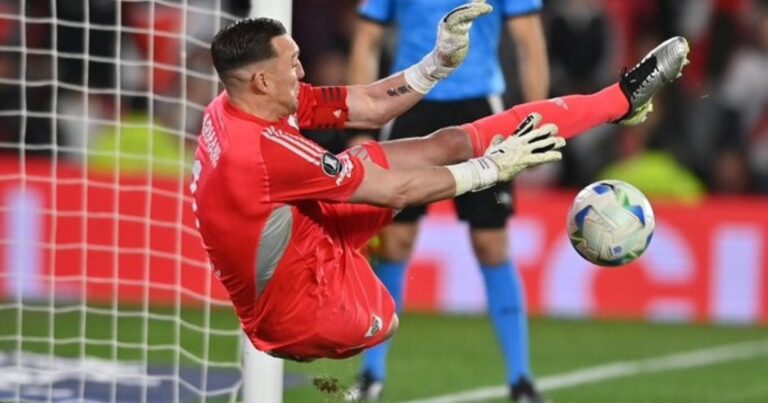 Las dos nuevas marcas coperas de Armani y el reconocimiento del Dibu Martínez