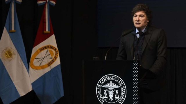 Milei no mencionó el escándalo por las supuestas coimas y culpó «al riesgo kuka» por la suba de tasas