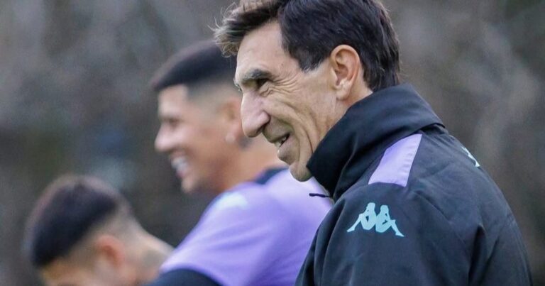 En busca de su primera victoria como local, Racing recibe a Unión