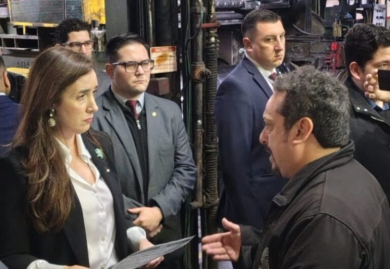 Villarruel visitó una fábrica en crisis por la apertura de importaciones de Milei: «Apoyo a la industria nacional»