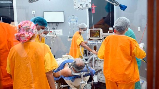 Despierto en tu propia cirugía: cómo fueron las intervenciones inéditas en el Hospital Tránsito Cáceres de Córdoba