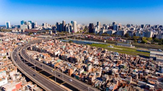 Un estudio reveló que quienes viven en barrios populares mueren 11 años antes que el resto de la población