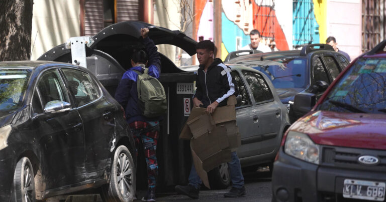 El índice de pobreza fue de 31,6% en el primer semestre de 2025, según el INDEC