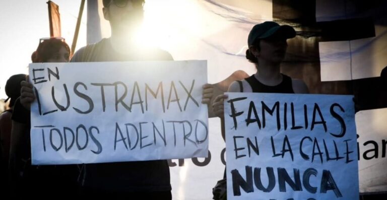 Basta de despidos. Apoyemos la lucha de Lustramax