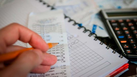 Los límites de bajar impuestos a medida que baja el gasto