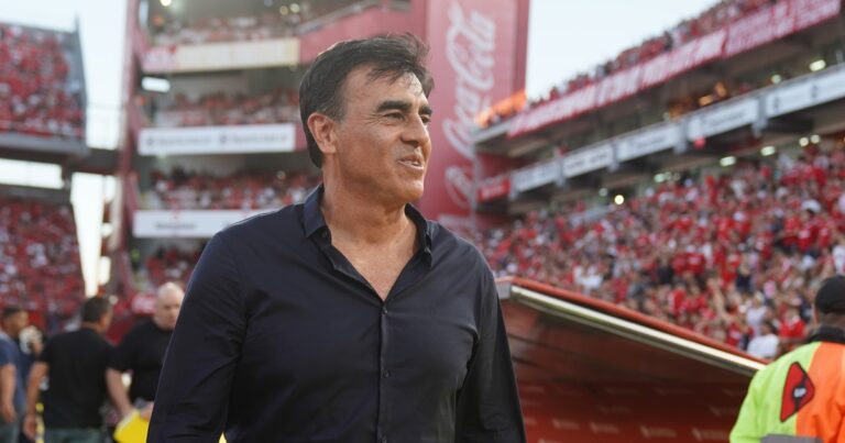 Quinteros: del «influye» la larga racha sin títulos al Independiente «merece jugar finales»