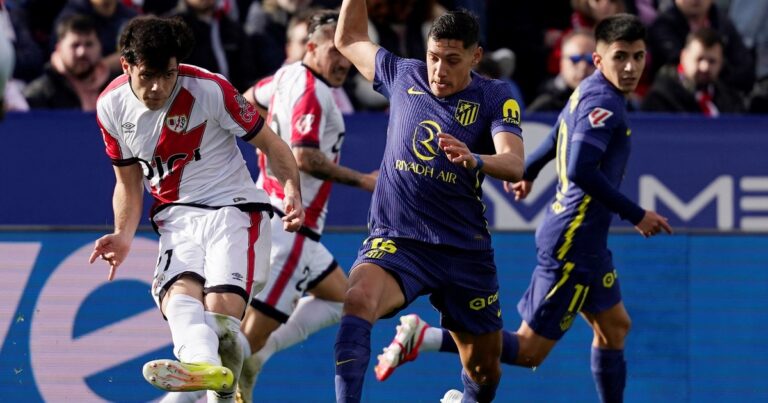 Atlético de Madrid se despidió de la lucha por la Liga de España: Rayo Vallecano lo goleó y ni Julián Alvarez pudo rescatarlo