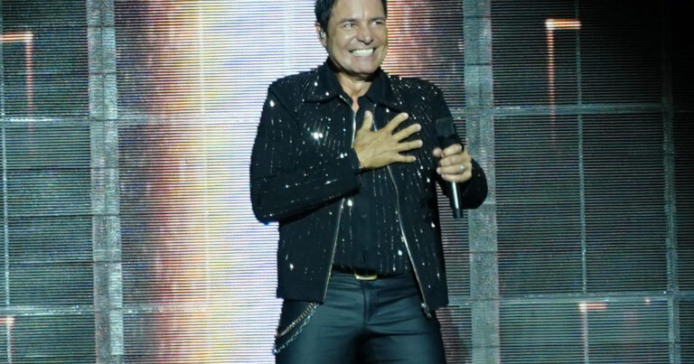Chayanne renovó los votos con sus fans argentinas, en un show cargado de piropos, insinuaciones y baile: «Miren lo que me hacen decir»