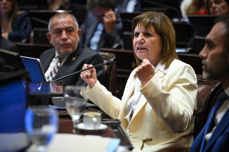 El gobierno sancionó la reforma laboral con la casta pero sin consenso social