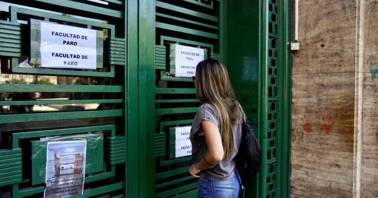 Sorpresa en el arranque de clases de las facultades por el paro universitario: «Los perjudicados somos los alumnos»