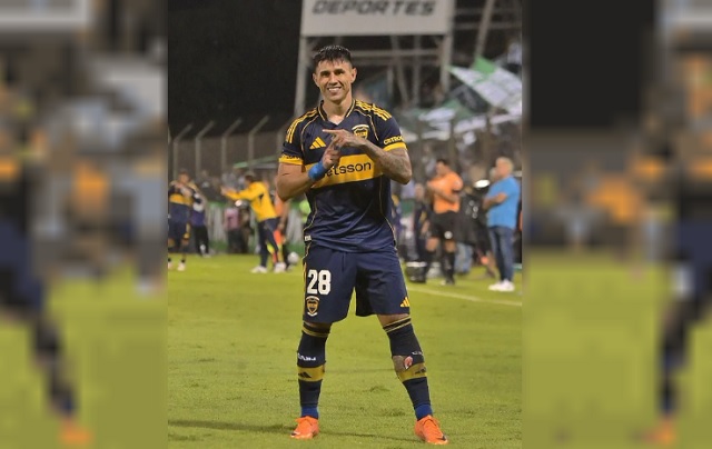 Escudo de Boca Juniors y bandera de Chile en contexto de la Copa Libertadores.