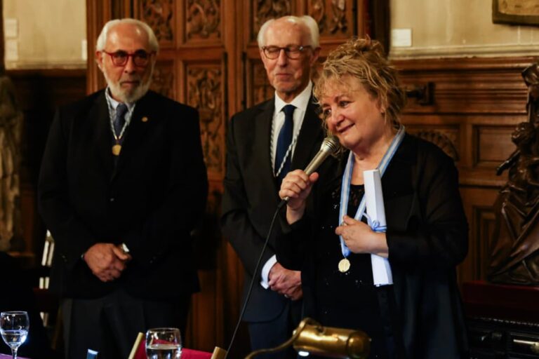 Ángela Pradelli ingresa a la Academia Argentina de Letras