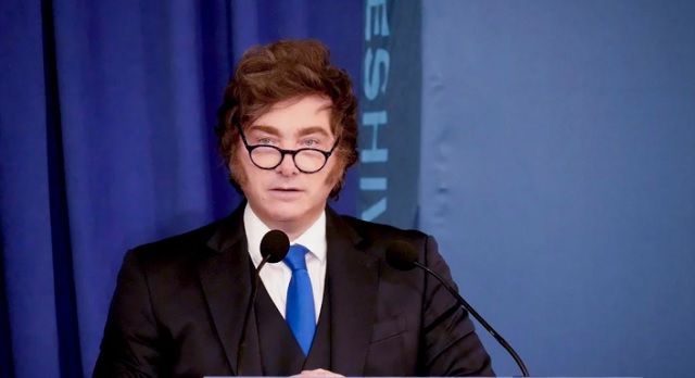 Presidente Javier Milei durante un discurso sobre economía.