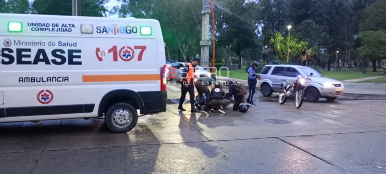 Accidente de tránsito en la intersección de calles Urquiza y Olaechea, Santiago del Estero
