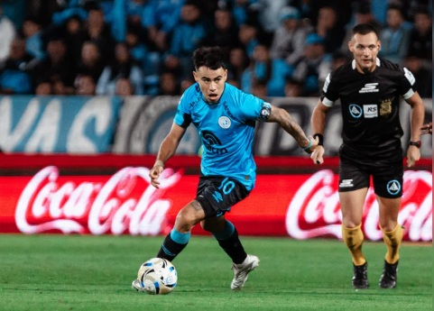 Jugadores de Belgrano y Aldosivi durante el partido en el estadio Julio César Villagra.