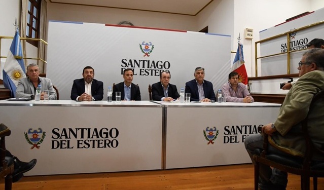 Reunión de coordinación de asistencia por la crecida del río Dulce en Casa de Gobierno