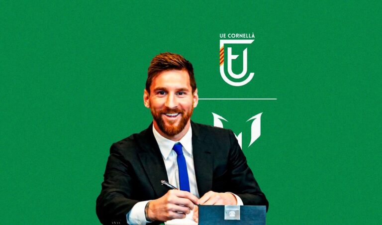 Lionel Messi con la camiseta del UE Cornellà en una presentación oficial