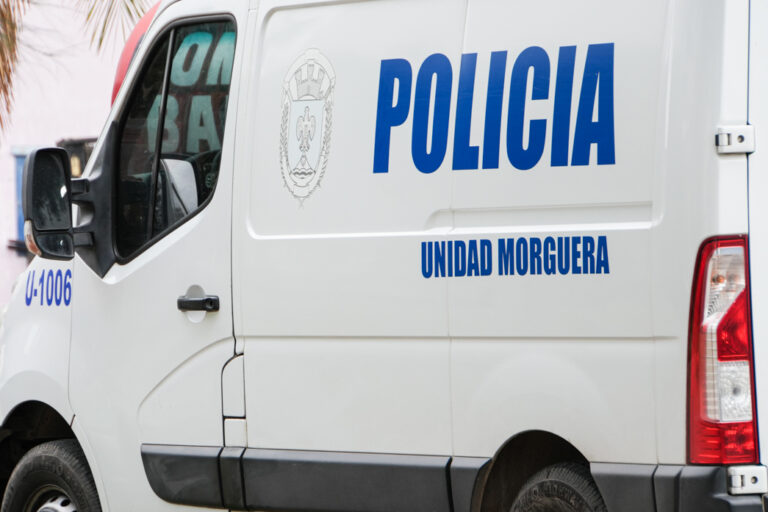 Intervención policial y de bomberos en vivienda de El Rodeo, departamento Choya, Santiago del Estero.
