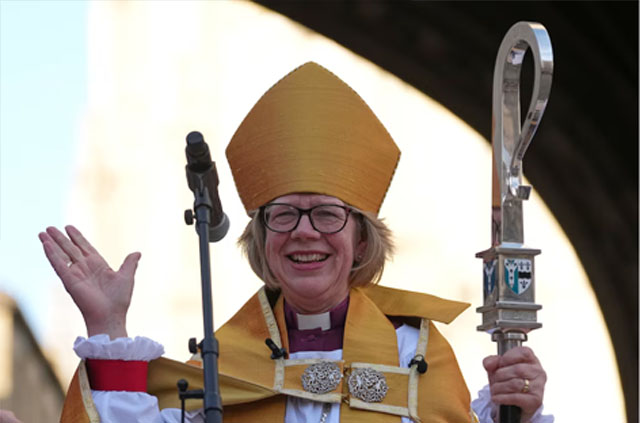 Arzobispa Sarah Mullally y papa León XIV en el Vaticano