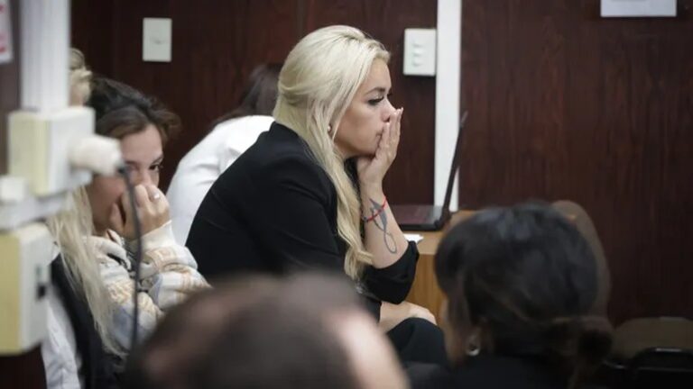 Verónica Ojeda en los tribunales de San Isidro durante el juicio por la muerte de Diego Maradona