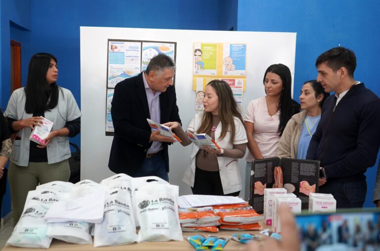 Intendente Roger Nediani en el lanzamiento del Programa Municipal para el cuidado integral de la mujer embarazada