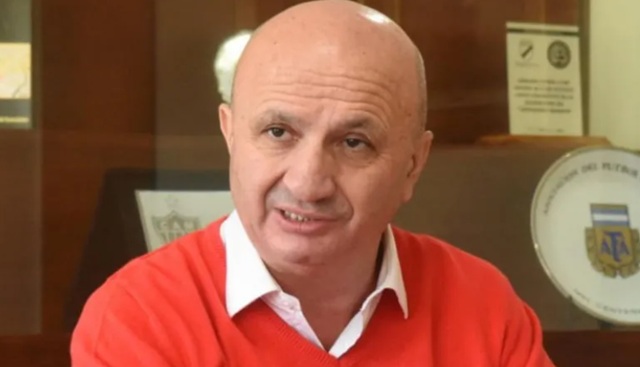 Nicolás Russo, presidente de Lanús, durante una entrevista.
