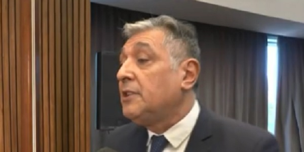 Roger Nediani durante el mensaje anual del gobernador