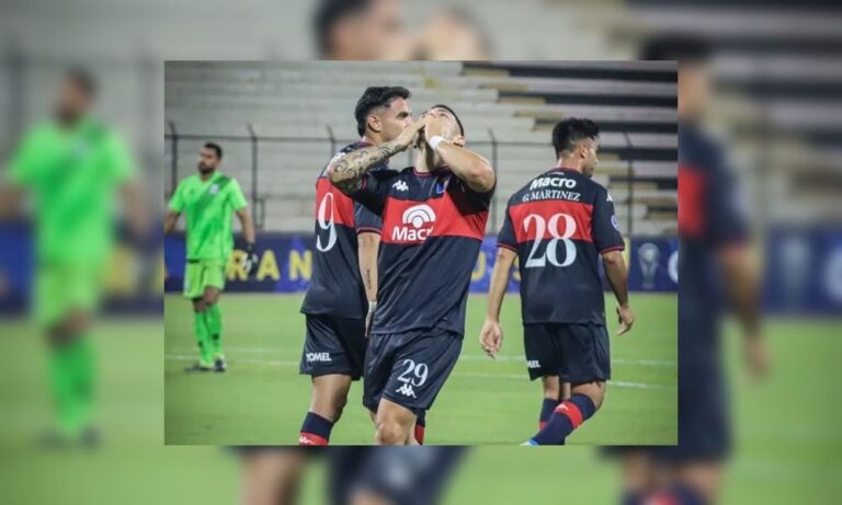 Partido de fútbol Sarmiento vs Tigre en el Estadio Eva Perón de Junín