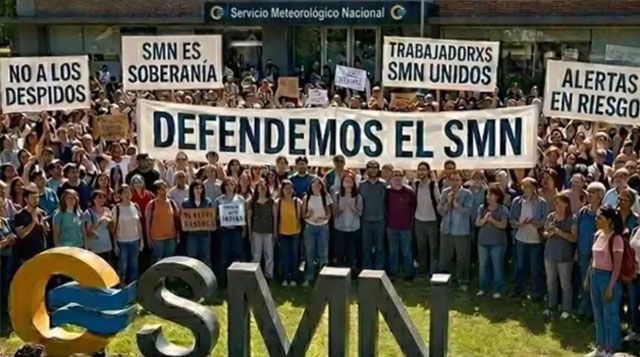 Trabajadores del Servicio Meteorológico Nacional en reunión informativa