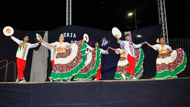Flyer de convocatoria del Ballet Folclórico Jorge Newbery para audiciones de bailarines en Santiago del Estero